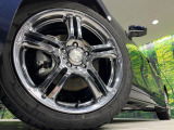 【18インチアルミホイール】外観にマッチしたアルミホイールを装着しております。各種アルミホイールや、スタッドレスタイヤも取扱いしております。是非ご相談ください♪