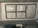 ハンドルの左下にHondaセンシング用の、VSA(ABS+TCS+横滑り抑制)解除スイッチなどがついています。