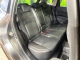 後部座席も気になるようなキズ・汚れやへたり等、大きなダメージはなく、良好な状態です。