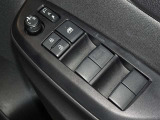 電動格納式ドアミラー・パワーウインドウを装備しています。