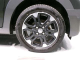 純正のアルミホイール装着車です。タイヤサイズは165/60R15です。