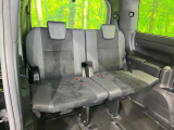 3列目シートはもちろん状態良好☆大人でもゆったりと座って頂けますので、大人数でのお出かけもラクラクです♪ご家族で、気の知れた仲間で、ドライブに行くのが楽しみですね♪