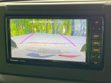 【バックカメラ】駐車時に後方がリアルタイム映像で確認できます。大型商業施設や立体駐車場での駐車時や、夜間のバック時に大活躍!運転スキルに関わらず、今や必須となった装備のひとつです!