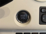 スマートキー装備車なので、キーを取り出さなくてもエンジン始動が可能です。