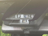 【トヨタセーフティセンス】走行中に前方の車両等を認識し、衝突しそうな時は警報とブレーキで衝突回避と被害軽減をアシスト。より安全にドライブをお楽しみいただけます。