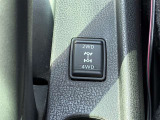 【パートタイム4WD】普段は燃費の良い2WDで走行し、雪道やぬかるみなど滑りやすい路面では、スイッチ操作で4WDに切り替えることができる駆動方式です♪