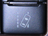 車線逸脱警報装置を装備しております。
