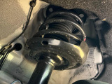 お車を安心してお乗りいただく為には、足回りの定期点検が欠かせません。サービスサポート(有償保証)では無料点検もご提供しており、安心のカーライフをお過ごしいただけるサポート体制が整っています。