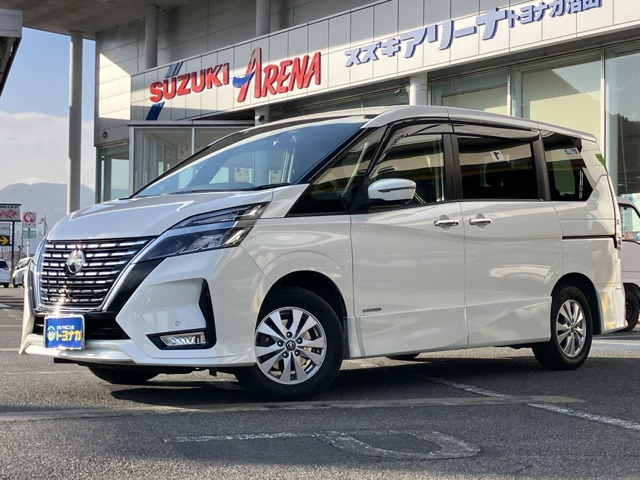 セレナ2.0 ハイウェイスターV 4WDプロパイロット 9インチナビ フルセグTV ア