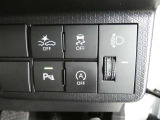 Aマークのスイッチはアイドリングストップ機能のON,OFF切替スイッチです。信号待ち等で停車時に一時的にエンジンを止めます、燃費向上に貢献しています。