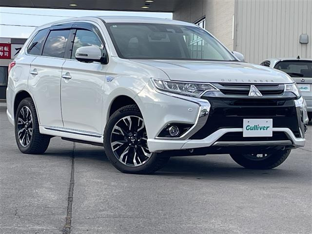 アウトランダーPHEV 2.4 G プレミアムパッケージ 4WD 4WD 本革シート