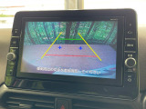 【バックカメラ】駐車時に後方がリアルタイム映像で確認できます。大型商業施設や立体駐車場での駐車時や、夜間のバック時に大活躍!運転スキルに関わらず、今や必須となった装備のひとつです!