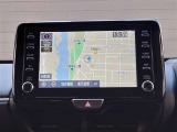 ディスプレイオーディオを装備。スマホとクルマをつなぐことで、これまでのナビに加えて、いろんなサービスが楽しめます。