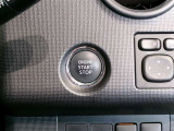 スマートキー装備車なので、キーを取り出さなくてもエンジン始動が可能です。