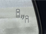 車線変更時の後方確認をアシストしてくれるブラインドスポットモニター!ドアミラーの死角を検知してくれるから車線変更もスムーズです。