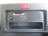 ラジオから流れる音楽を聴きながらドライブもいいですね