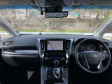 見通しのよいすっきりとした視界で、誰でも運転しやすいです。運転のしやすさは疲れにくさにも繋がりますよ♪