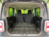 後席を格納すると、これだけの広さが!シーンに合わせたシートアレンジで、大きな荷物も積むことが出来ます♪