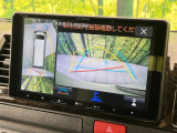 【パノラミックビューモニター】専用のカメラにより、上から見下ろしたような視点で360度クルマの周囲を確認することができます☆死角部分も確認しやすく、狭い場所での切り返しや駐車もスムーズに行えます。