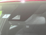 【トヨタセーフティセンス】走行中に前方の車両等を認識し、衝突しそうな時は警報とブレーキで衝突回避と被害軽減をアシスト。より安全にドライブをお楽しみいただけます。