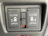 【両側パワースライドドア】スマートキーや運転席のスイッチで後席両側スライドドアの開閉が可能♪電動だから力を入れてドアを開ける必要が無く、小さなお子様でも簡単に開け閉めでき快適です♪