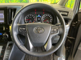 ステアリングも使用感が少なく、きれいな状態となっております♪