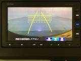 バックでの車庫入れも安心です! リアカメラが付いているバックモニター付のナビを装備しております。操作線もついており距離感も画面から確認できます。
