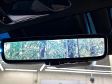 【デジタルインナーミラー】後席の大きな荷物や同乗者で後方が確認しづらい時でも安心!カメラが撮影した車両後方の映像をルームミラー内に表示。クリアな視界で状況の確認が可能です!