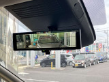 ◆インテリジェントルームミラー◆乗員・ヘッドレスト・積載物などでさえぎられがちなルームミラーの後方視界をクリアに保ちます!車内の状況に関わらず、車両後方にあるカメラの映像をルームミラーに映し出します!