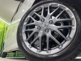 【純正15インチアルミホイール】外観にマッチした純正アルミホイールを装着しております。各種社外アルミホイールや、スタッドレスタイヤも取扱いしております。是非ご相談ください♪