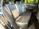 後部座席も気になるようなキズ・汚れやへたり等、大きなダメージはなく、良好な状態です。