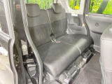 後部座席も気になるようなキズ・汚れやへたり等、大きなダメージはなく、良好な状態です。