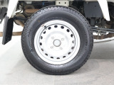 タイヤサイズは145R12-6PR LT になります。