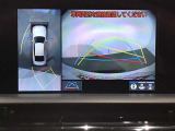 【バックモニター】駐車時に後方がリアルタイム映像で確認できます。大型商業施設や立体駐車場での駐車時や、夜間のバック時に大活躍!運転スキルに関わらず、今や必須となった装備のひとつです!
