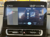 エアコン操作もタッチパネルで簡単操作できます。