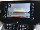 後方の見にくい視界もバックモニターで確認サポートして駐車時も安心☆