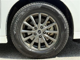 社外アルミホイール装着にて足元もおしゃれに仕上がっております!