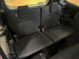 後部座席も気になるようなキズ・汚れやへたり等、大きなダメージはなく、良好な状態です。