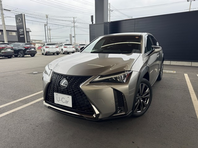 UX 200 Fスポーツ 