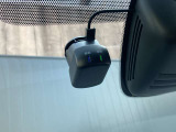 ドライブレコーダー☆いくら安全運転をしていても、事故に巻き込まれることもあります。万が一のときに証拠として使えるドライブレコーダー純正オプションで4万円ほどかかるものが付いています!
