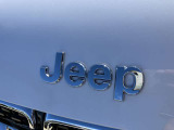 「どこにでも行ける。何でもできる。」Jeepに息づく自由の精神はその素晴らしい性能で、Jeepだから辿り着ける未知なる世界へ誘い心と身体を開放します。