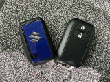 鍵がポケットの中でもドア開閉・エンジンスタートが可能な便利なスマートキーです!