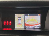 パノラミックビューモニター付きです。車両を上から見たような映像をディスプレイオーディオ画面に表示。運転席からの目視だけでは見にくい、車両周辺の状況をリアルタイムでしっかり確認できます。