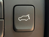 【パワーバックドア】スマートキーや運転席のボタンを押すだけでリアゲートが自動で開閉します!荷物を持っている時や、高い位置にあるバックドアを閉める際に便利な機能です♪