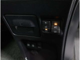 シートヒーター付:寒い日や夏の冷房中の冷えやすい肩・腰・脚部を暖めるシートヒーターが運転席・助手席に装備されています!Hi‐Loの切り替えも可能です♪