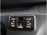 電動スライドドアのスイッチ付です。車内からもスイッチひとつで楽にドアの開閉が可能です。電動なので開閉時に力を使う必要がなく、半ドアになることもありません!