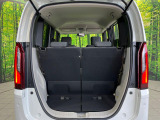 普段のお買い物や通勤、送迎等に十分な荷室スペースを確保しております。セカンドシートを倒すと、大きな荷物の積載も可能です♪