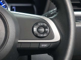 レーダークルーズコントロール(全車速追従機能付)付きです。車速に応じて追従支援してくれるので、ロングドライブも快適です。詳細は販売店スタッフまでおたずねください。