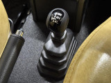 【パートタイム4WD】悪路やぬかるんだオフロードでも、2WD&rarr;4WDと駆動方式を切り替えることで、しっかりと地面をとらえ、効果的な走行が可能です(詳しくは取扱説明書をご覧ください)。