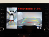 パノラミックビューモニター付きです。車両を上から見たような映像をディスプレイオーディオ画面に表示。運転席からの目視だけでは見にくい、車両周辺の状況をリアルタイムでしっかり確認できます。